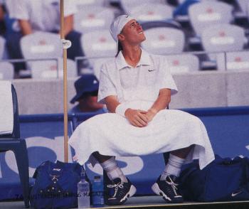 lleyton2001.JPG (17769 bytes)