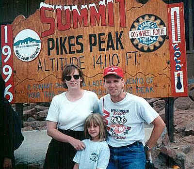 Family Pikes Peak.jpg (54852 bytes)