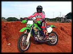Maxy Velazco en su moto
Kawasaki KLX300