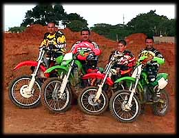 De izquierda a derecha:
Yestro Alfonzo,
Maxy Velazco,
Alfredito Ruiz y
Manolito Ruiz