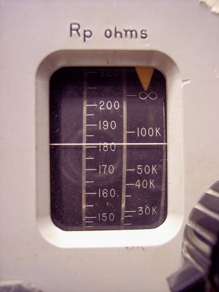 Close up photo of Rp dial showing no markings between 100 k ohms and infinity