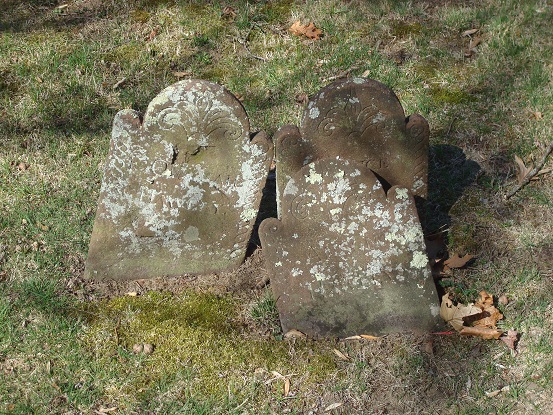 Grouping of footstones