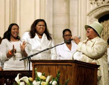 Aretha Franklin sings 'Amazing Grace' 7/8/05