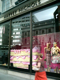 The not so famous, but equally upmarket Harvey Nicholls
department store at Knightsbridge