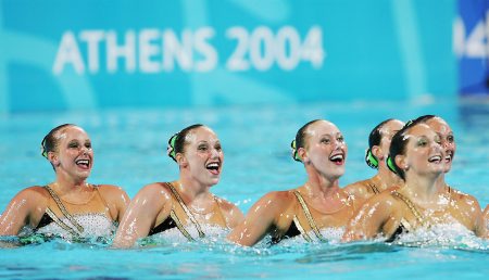 Team United States perform in the team technical routine event at the Synchronised Swimming Pool in the Olympic Sports Complex Aquatic Centre in Athens on 26/08/2004  GETTY IMAGES/Jamie Squire 