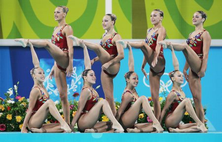 Team Greece perform in the team technical routine event at the Synchronised Swimming Pool in the Olympic Sports Complex Aquatic Centre in Athens on 26/08/2004  GETTY IMAGES/Jamie Squire 