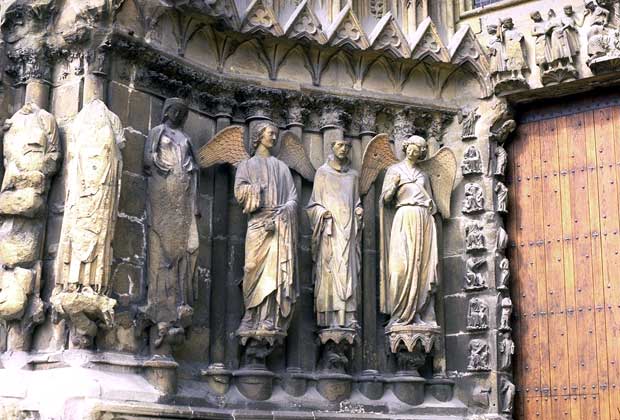 Sculptures at Reims Cathedral, Reims, Gothic (http://www.mcah.columbia.edu/gothicsculpt/PAGES/page01.html)