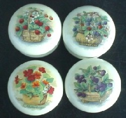 Cabinet knobs w/4 Flower Baskets