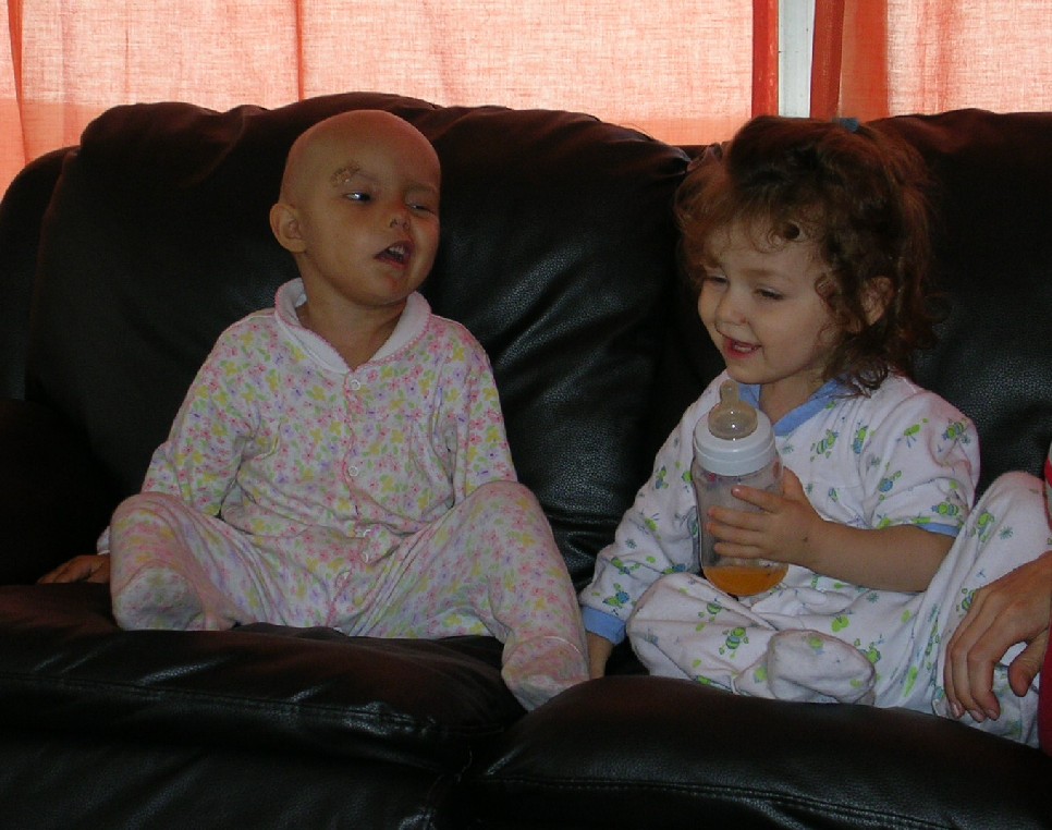 "TEN FE" [Niños con Cancer] Camila_&_Micaela_200205_(57)