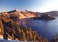 Crater_Lake.jpg (7408 bytes)