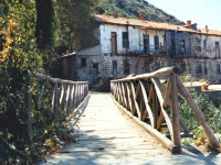 Little wooden bridge to Simonopetra's  konaki