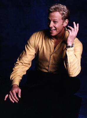 ian1.jpg (13655 bytes)