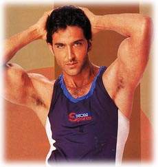 hrithik08.jpg (9347 bytes)
