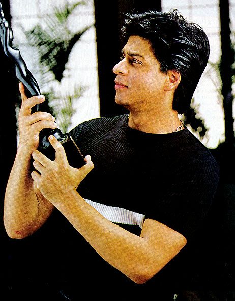 shah_rukh_khan21.jpg (64341 bytes)