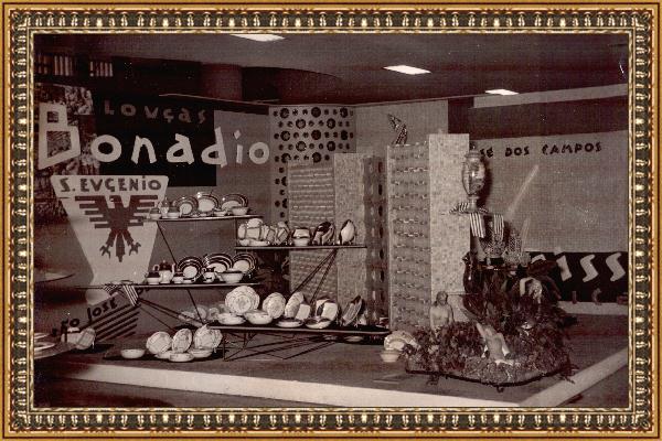 exposi��o de pe�as da f�brica