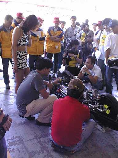 Queen of the race and interviews for Honda team