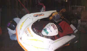 KartRepair1.jpg (19375 bytes)