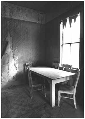 a nice morning breakfast with the family