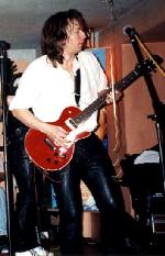 heikpb.jpg (9216 bytes)