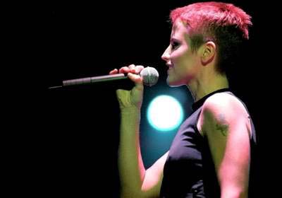 Dolores O�Riordan purifica a sus fans con su alma transparente