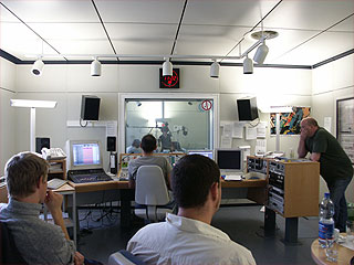 Mientras the cranberries tocan hay un silencio absoluto en el resto del estudio