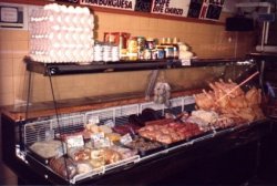 Huevos, pan rallado, miel, etc.