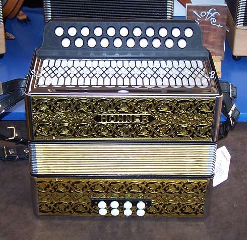 Accord�on diatonique Hohner 2915 Luxe.  Cliquez pour voir notre offre !