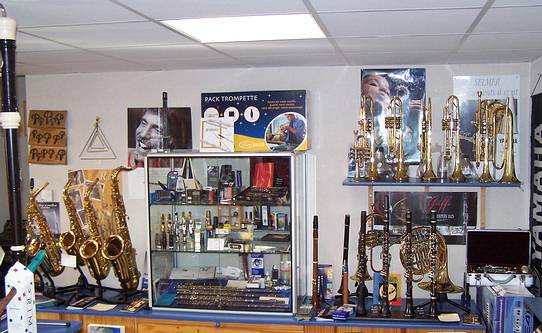 Le coin exposition des instruments &agrave; vent, venez les essayer !