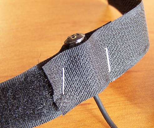 Fixation de micro de basses accord&eacute;on avec un velcro