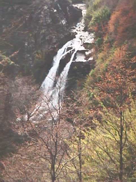 waterval_vanuit_de_verte