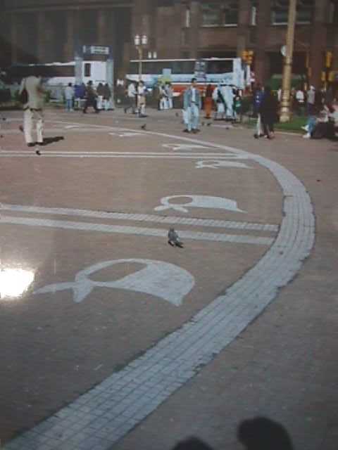 Plein_van_de_Dwaze_Moeders_(Plaza_de_Mayo,Buenos_Aires