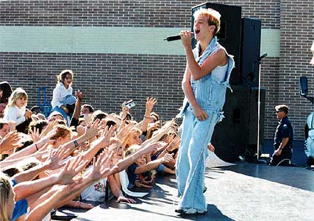 Send in your concert reviews/experiences!