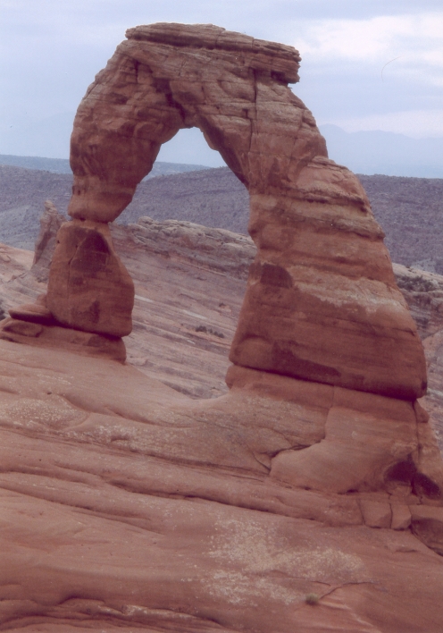 Thereh it is..the famous Delicate Arch. Quite your normal, plain view-nothing creative (sort of an overcast day...)
