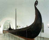Oseberg viking ship.jpg (38040 bytes)