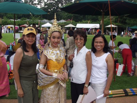 Yolanda O'Kelley and friends with Thai Dancer at ACE 2004