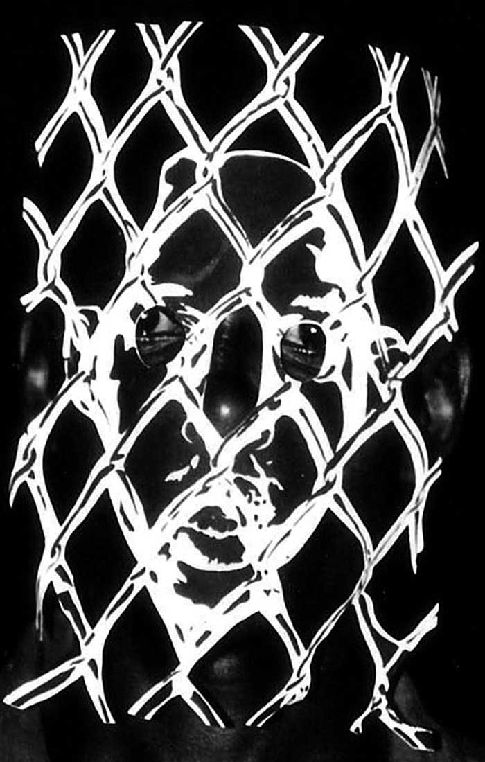 � #TEMBLEKE � ( LUCHADOR URBANO CALLES CON MASCARA DE HIERRO QUE NOS PROTEJE EL ESPACIO )