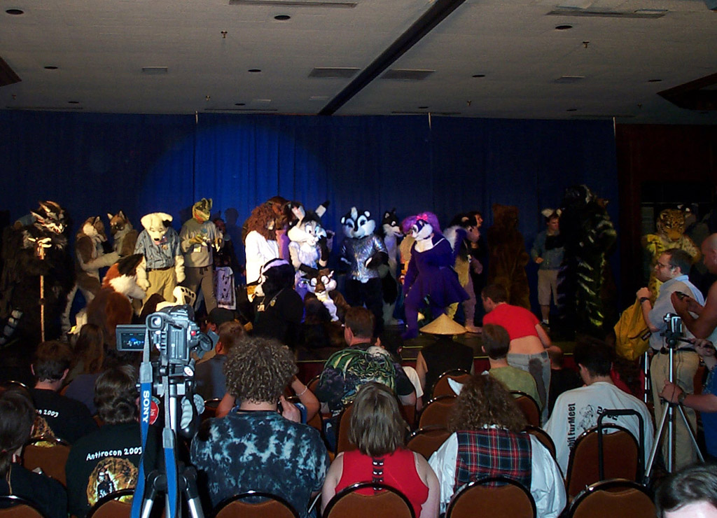 Evfurryone_AC03_Masq