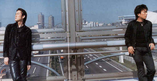 de las fotos interiores del cd versus (initial d-red suns)