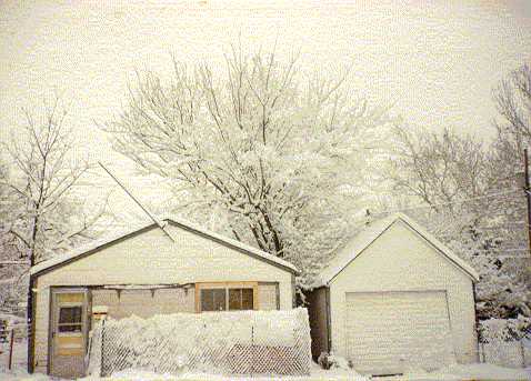 apt.jpg (28887 bytes)