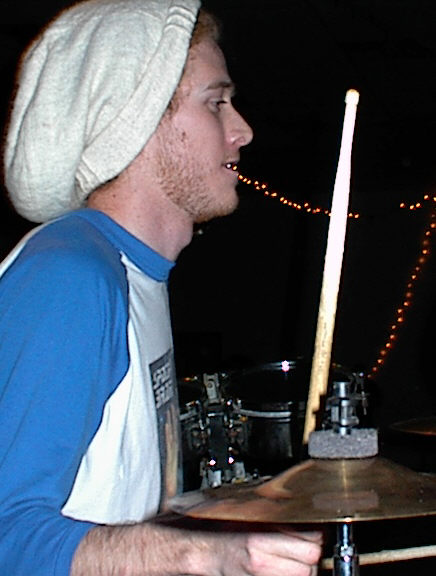 000401-135.jpg (47288 bytes)