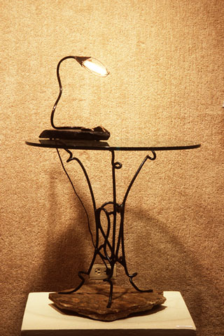 tablew/lamp.jpg (13832bytes)