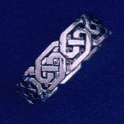 A sterling silver Celtic knotwork band, code SS-8728