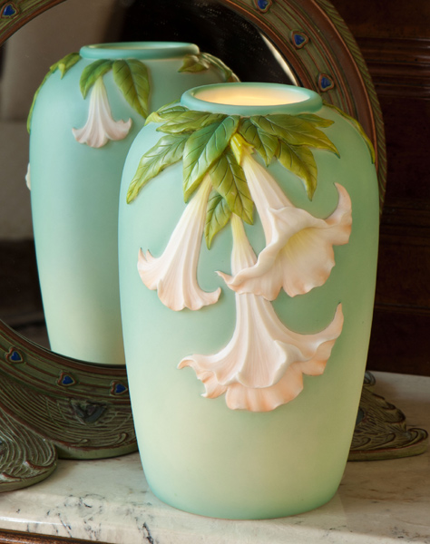 Angel Trumpet Flower Accent Lamp