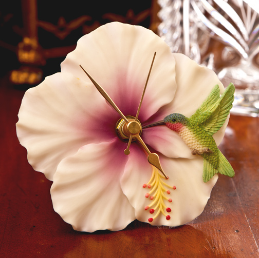 Hummingbird and Hibiscus Flower Time Clock