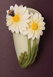 Daisy and Bee Vase Magnet