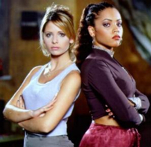 Buffy (Sarah Michelle Gellar) and Kendra (Bianca Lawson)