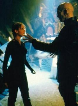 Buffy (Sarah Michelle Gellar) and The Master (Mark Metcalf)