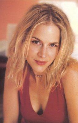 Darla (Julie Benz)