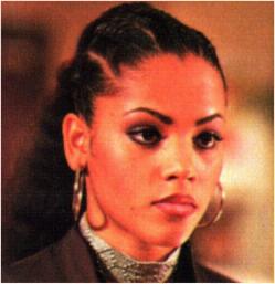 Kendra (Bianca Lawson)