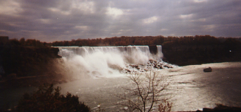 Approaching the US Falls.